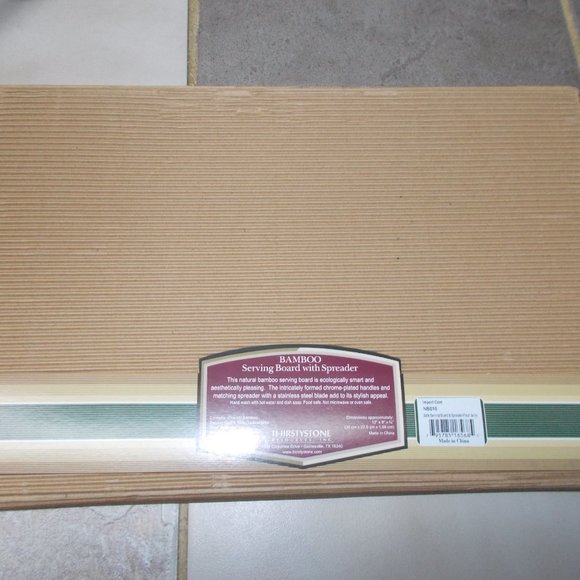 New Bamboo Serving Board With Spreader - Picture 4 of 4